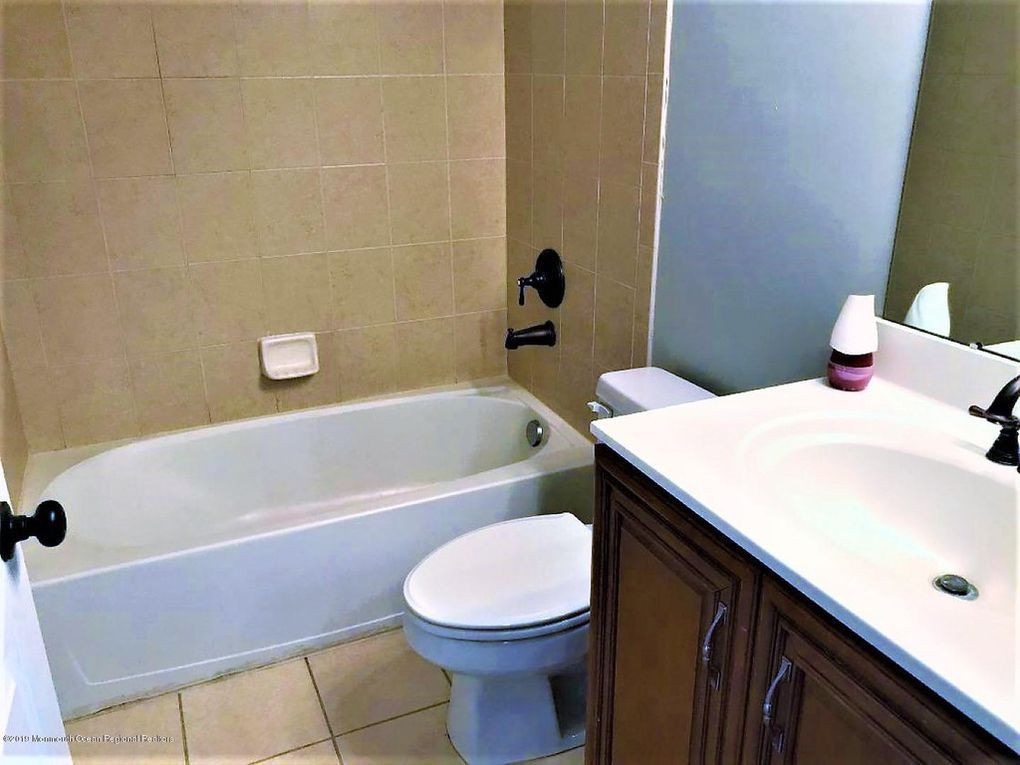 hall-bathroom